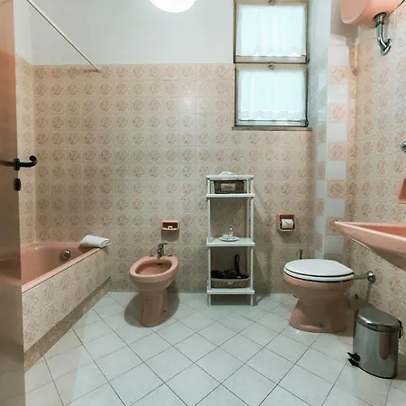 Konukevi Principe Amedeo 184 Bari